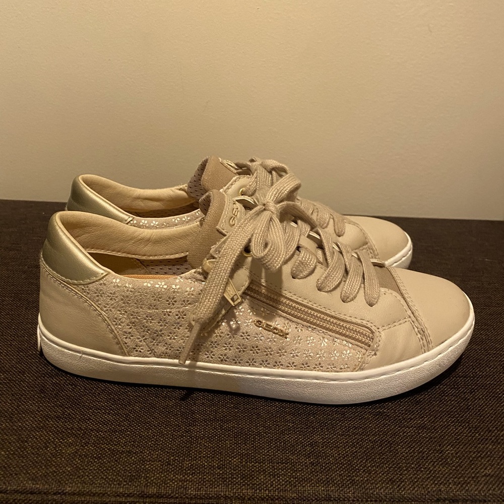GEOX Girls sneakers Size 4